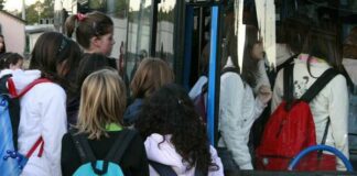 Lite sull’autobus per un posto a sedere, 17enne ricoverato al “Perrino”