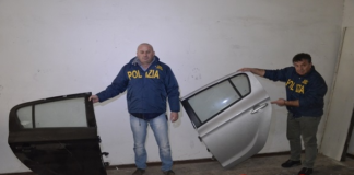 Due garage adibiti per lo spaccio di pezzi d’auto rubate