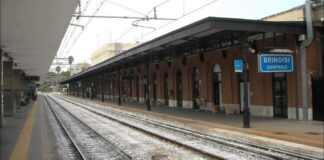 Controlli intensificati in stazione, agenti in borghese anche sui treni