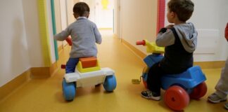 Malmenava alunni, arrestata educatrice