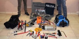 Furti ai bancomat con esplosione: 5 arresti a Brindisi