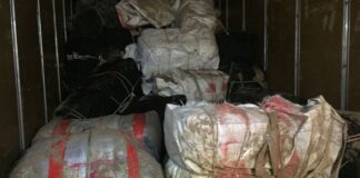 Droga sul furgone dei traslochi dopo sbarco: due arresti