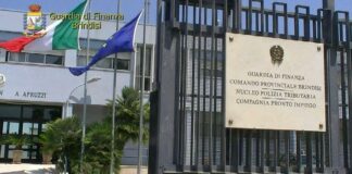 Truffava i propri clienti intascando il denaro dei contenziosi: avvocato in manette