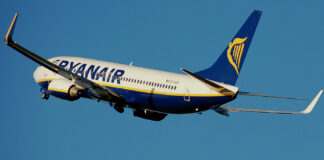 Principio d’incendio al motore di un aereo Ryanair, chiuso lo scalo brindisino