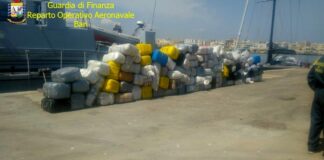 2,5 tonnellate di marijuana sul gommone dall’Albania: 4 arresti
