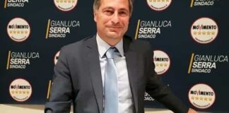 Benzina a porta d’ingresso dello studio di Serra candidato sindaco M5S