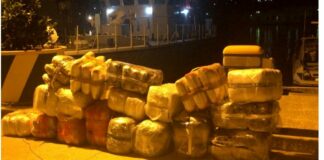 Fermato gommone con 500 chili di droga: arrestati due scafisti