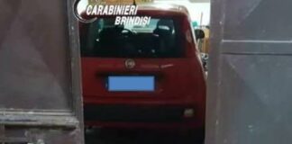 Rivenuti dai Carabinieri un’auto rubata e altri pezzi di ricambio: 2 denunce