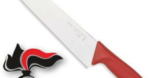 Pregiudicato a spasso con un coltello da macellaio: denunciato