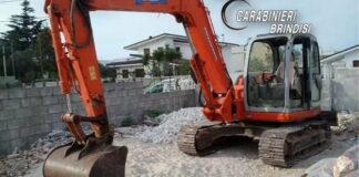 Rubano due escavatori dal valore di 150 mila euro: denunciate due persone