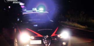 In auto con grimaldelli e patente revocata: denunciato un 51enne