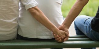 Resta incinta e si fa sposare, ma il figlio è di un altro: condannata a risarcimento