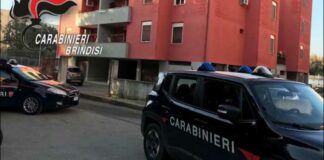 Tragedia nel cuore della notte: uccide la madre con 5 coltellate