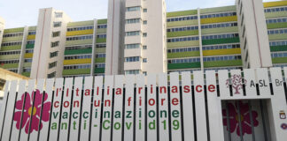 Vaccini anti-Covid: pronta struttura nel parcheggio dell’ospedale “Perrino”