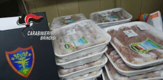 Carne scaduta e dipendenti senza DPI: sequestri e sanzioni in un negozio di Ceglie Messapica