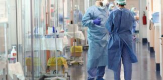 Il covid allenta la morsa, giù ricoveri e attualmente positivi