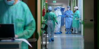 Sospesi senza stipendio 5 operatori sanitari no-vax della Asl di Brindisi