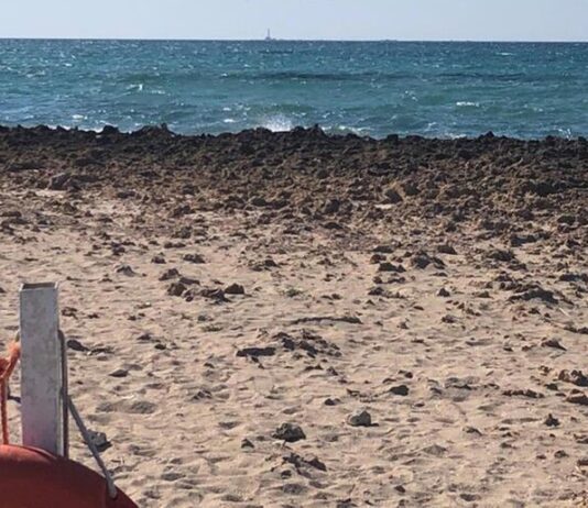 Uomo colpito da un fulmine mentre pesca sugli scogli, è deceduto