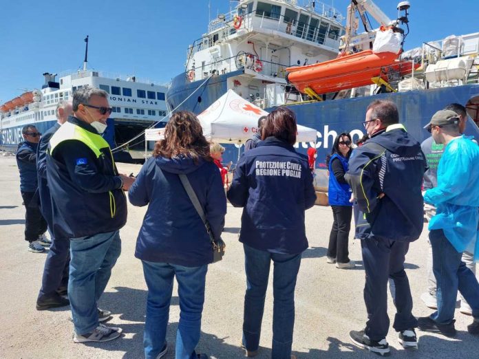 brindisi sbarco migranti