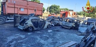 Fasano, incendio in autocarrozzeria: 5 auto distrutte, 3 gravemente dannegiate