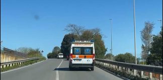 Cedono i ganci del davanzale, bimba di 6 anni precipita dal secondo piano a Mesagne