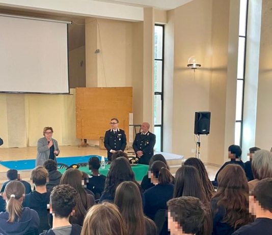 Legalità a scuola, i Carabinieri incontrano gli studenti a San Vito dei Normanni