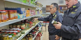 Sequestrati migliaia di prodotti alimentari in un esercizio di San Pietro Vernotico