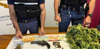Latiano, 22enne arrestato con droga e revolver clandestino in casa